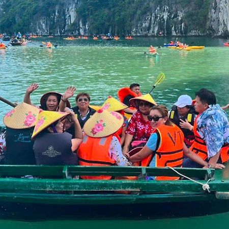 Lotus Boutique Cruise Hotel ฮาลอง ภายนอก รูปภาพ