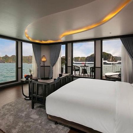 Lotus Boutique Cruise Hotel ฮาลอง ภายนอก รูปภาพ