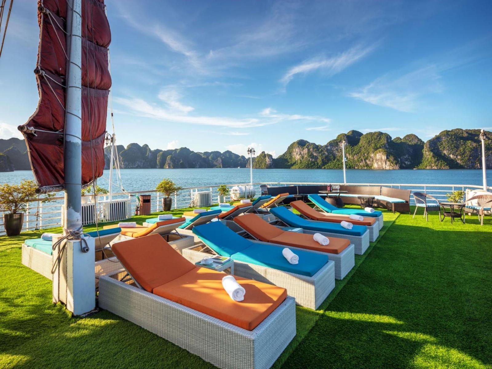 Lotus Boutique Cruise Hotel ฮาลอง ภายนอก รูปภาพ