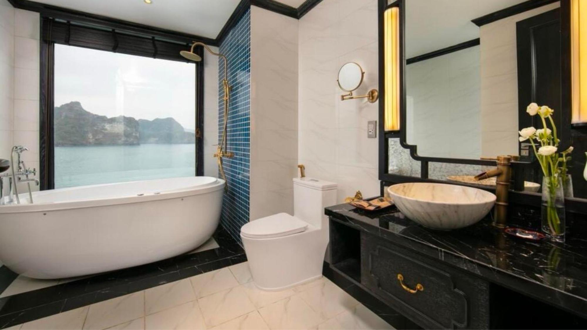 Lotus Boutique Cruise Hotel ฮาลอง ภายนอก รูปภาพ