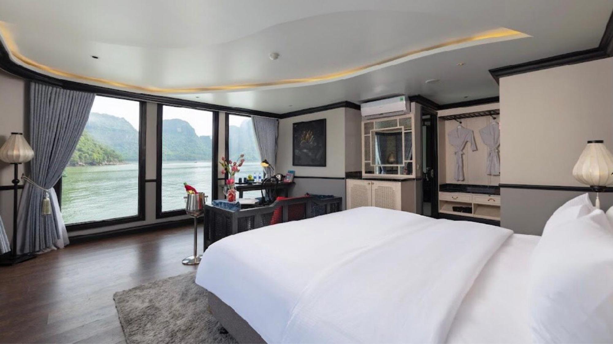Lotus Boutique Cruise Hotel ฮาลอง ภายนอก รูปภาพ