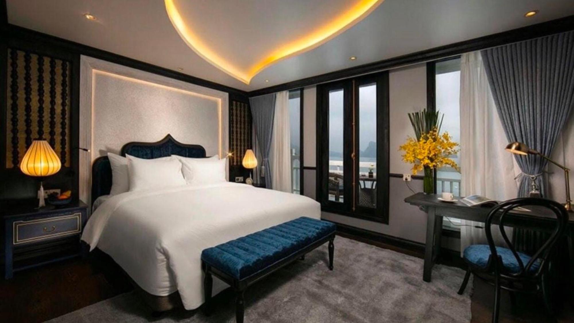 Lotus Boutique Cruise Hotel ฮาลอง ภายนอก รูปภาพ