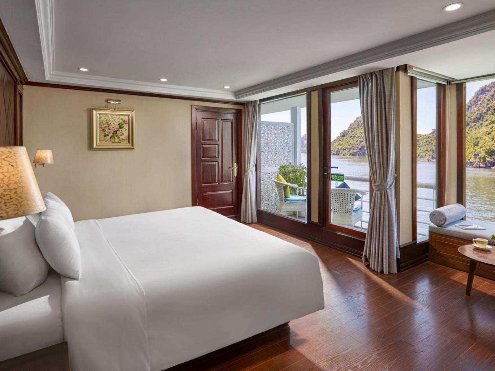 Lotus Boutique Cruise Hotel ฮาลอง ภายนอก รูปภาพ